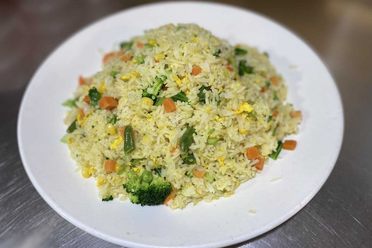 R7. Vegetable Fried Rice (什菜炒飯)