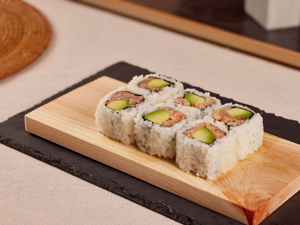 Spicy Scallop Roll