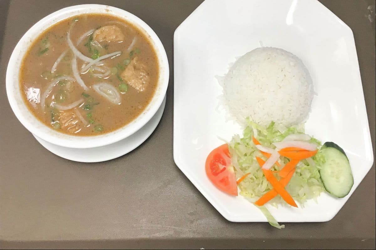 D12. Sate Seafood on Steamed Rice / Cơm Đồ Biển Sate