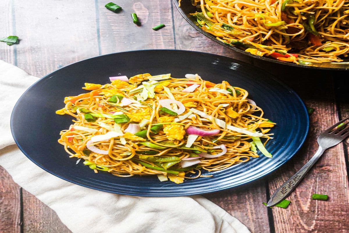 106. Skinny Egg Noodle Chow Mein with Your Choice of Meat and Sauce