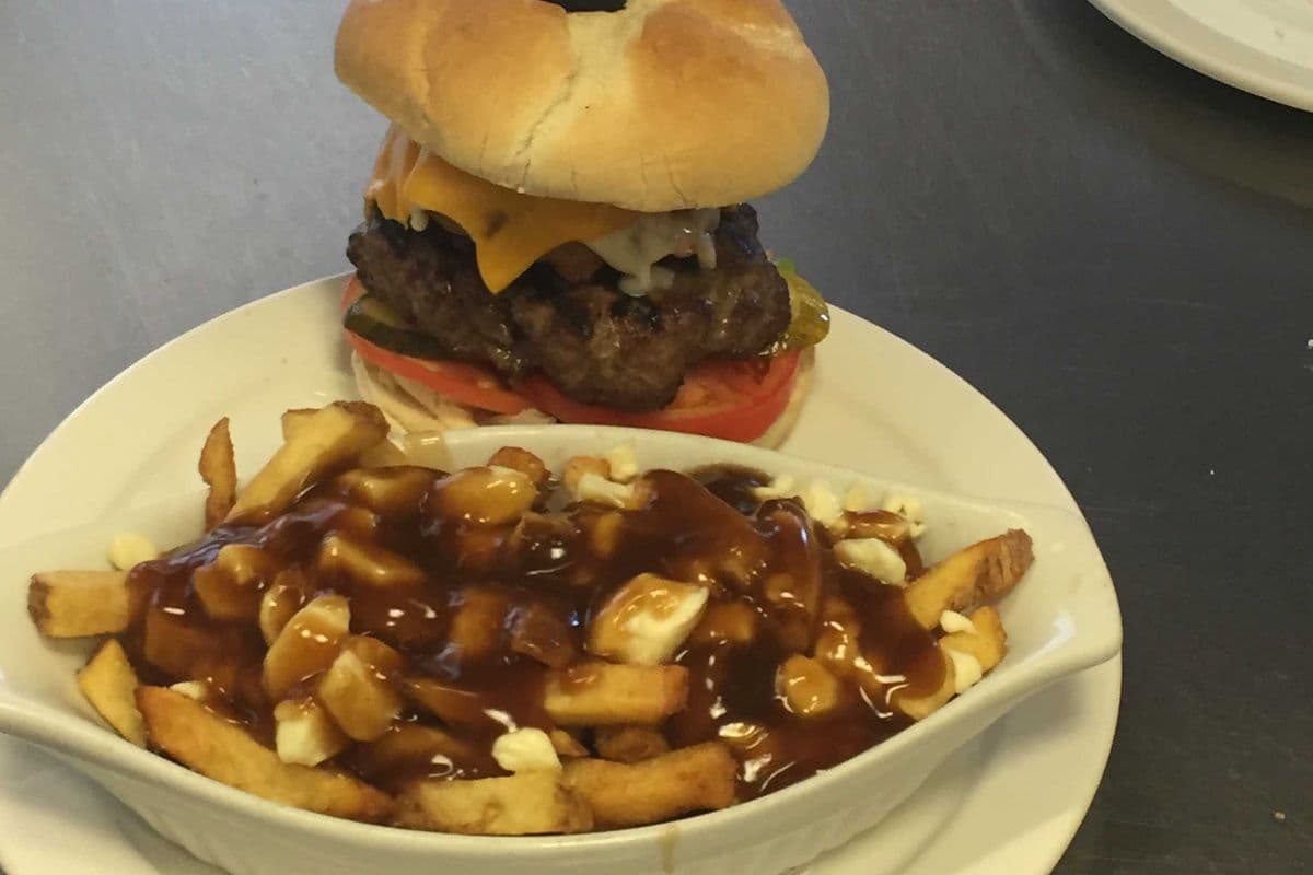 The Bench Burger (8oz)