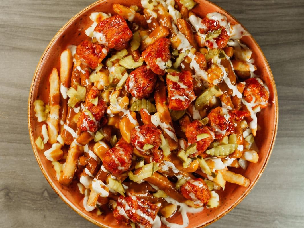 Nashville Chicken Poutine 