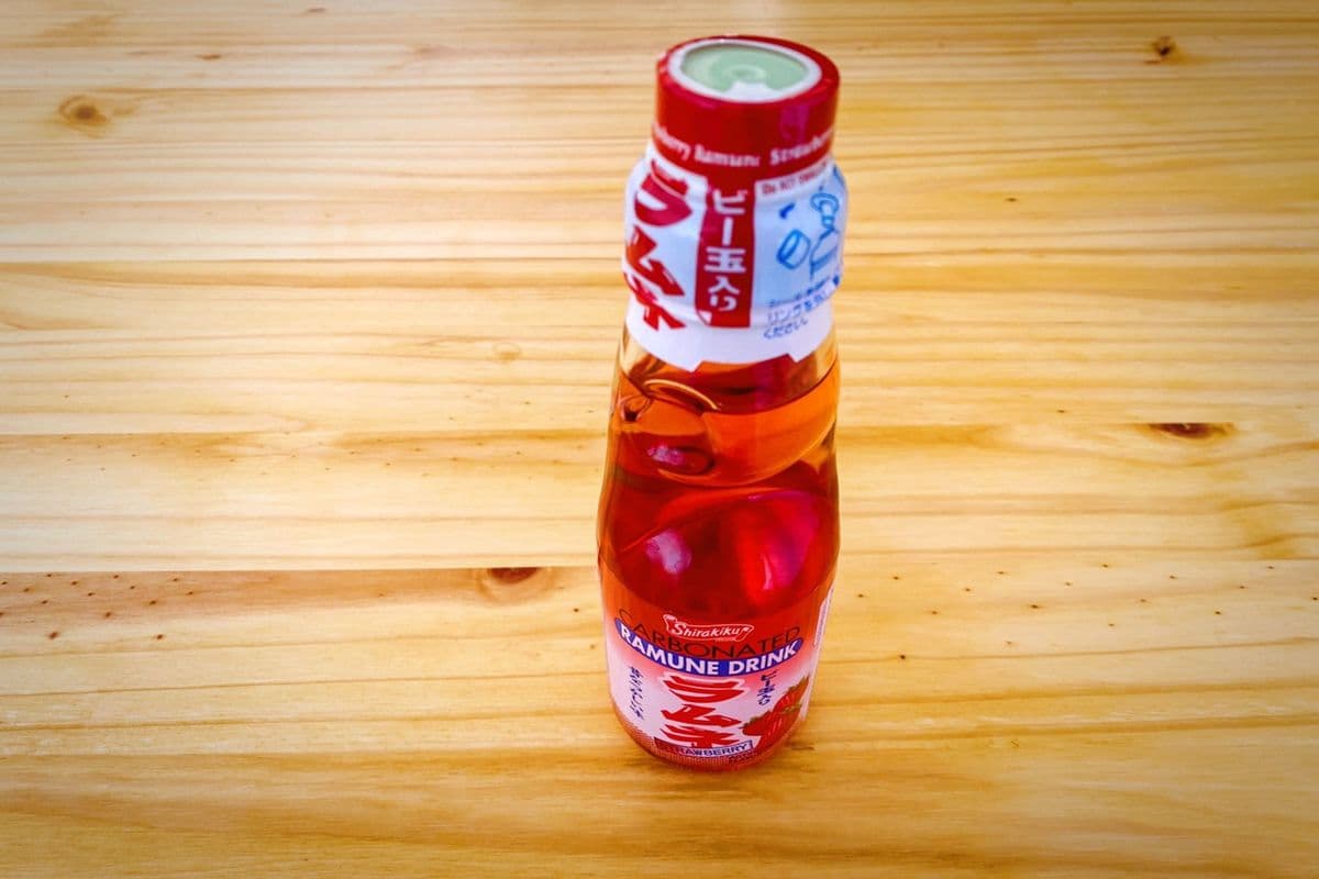 Ramune Strawberry (200 ml)