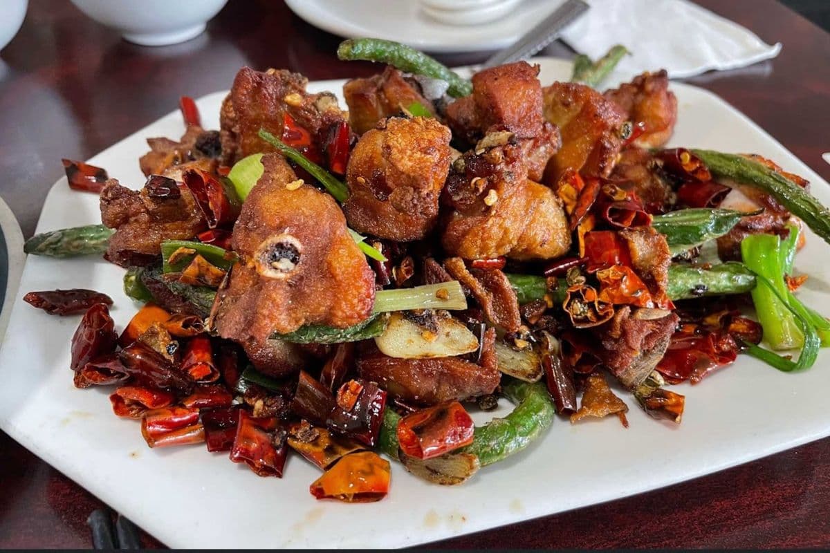 T11. Griddle Cooked Chicken with Dried Chilli Peppers (干香辣子鸡)