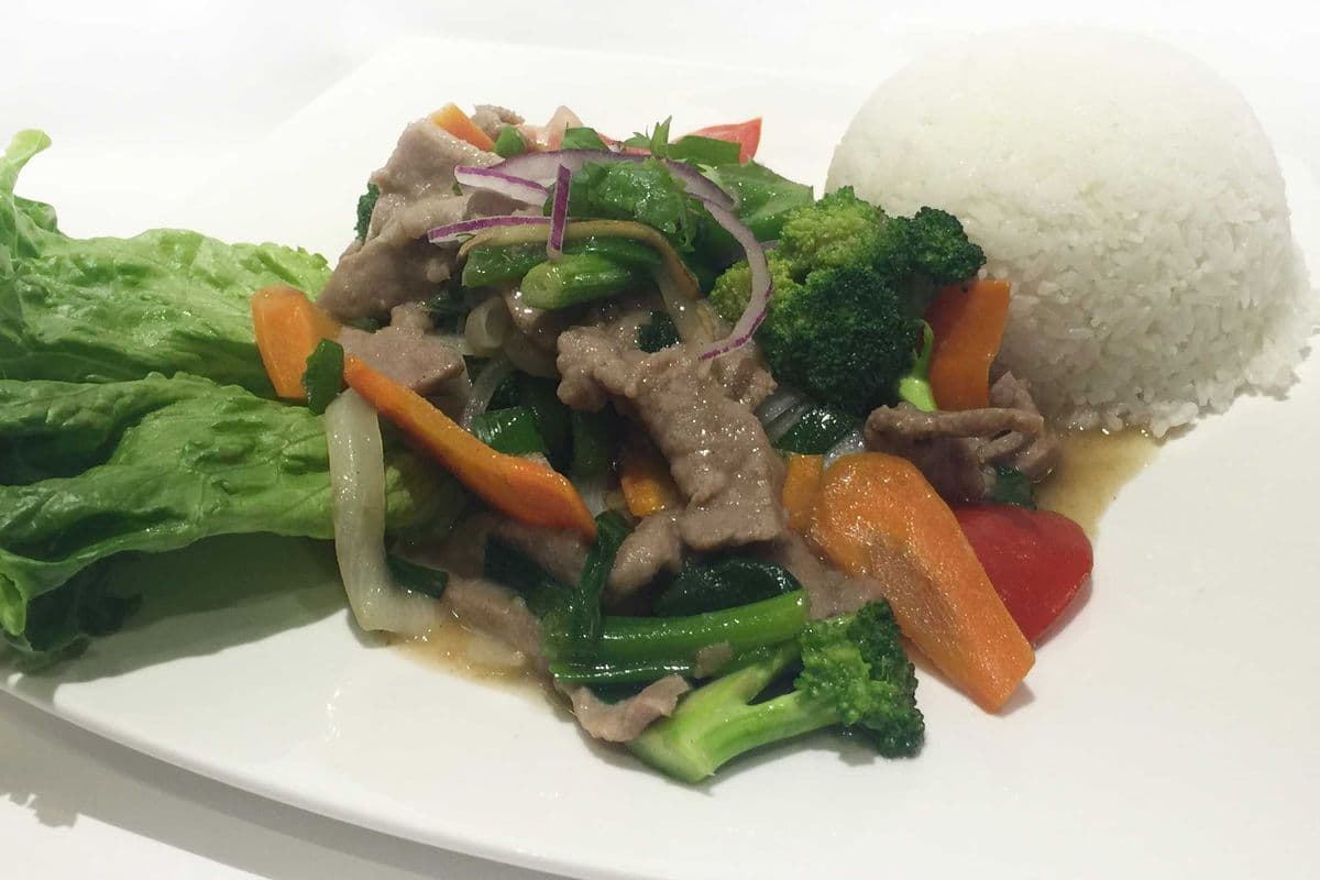 R3. Satay Beef or Chicken with Steam Rice