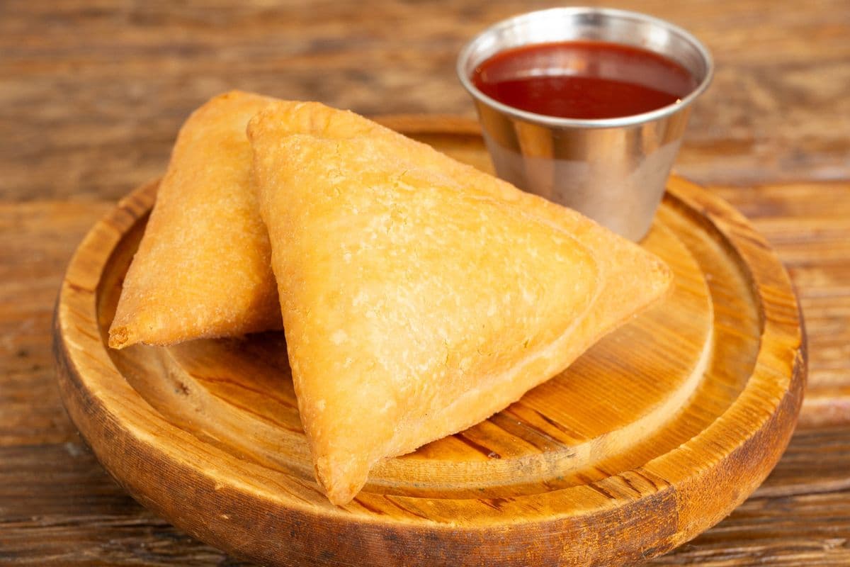 2 Pieces Samosa