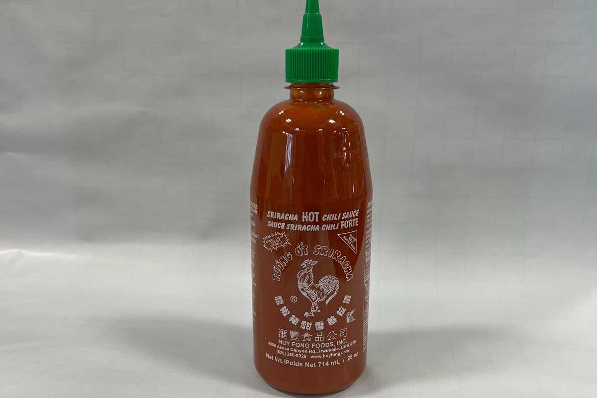 Huy Fong Sriracha Hot Chilli Sauce (714 ml)