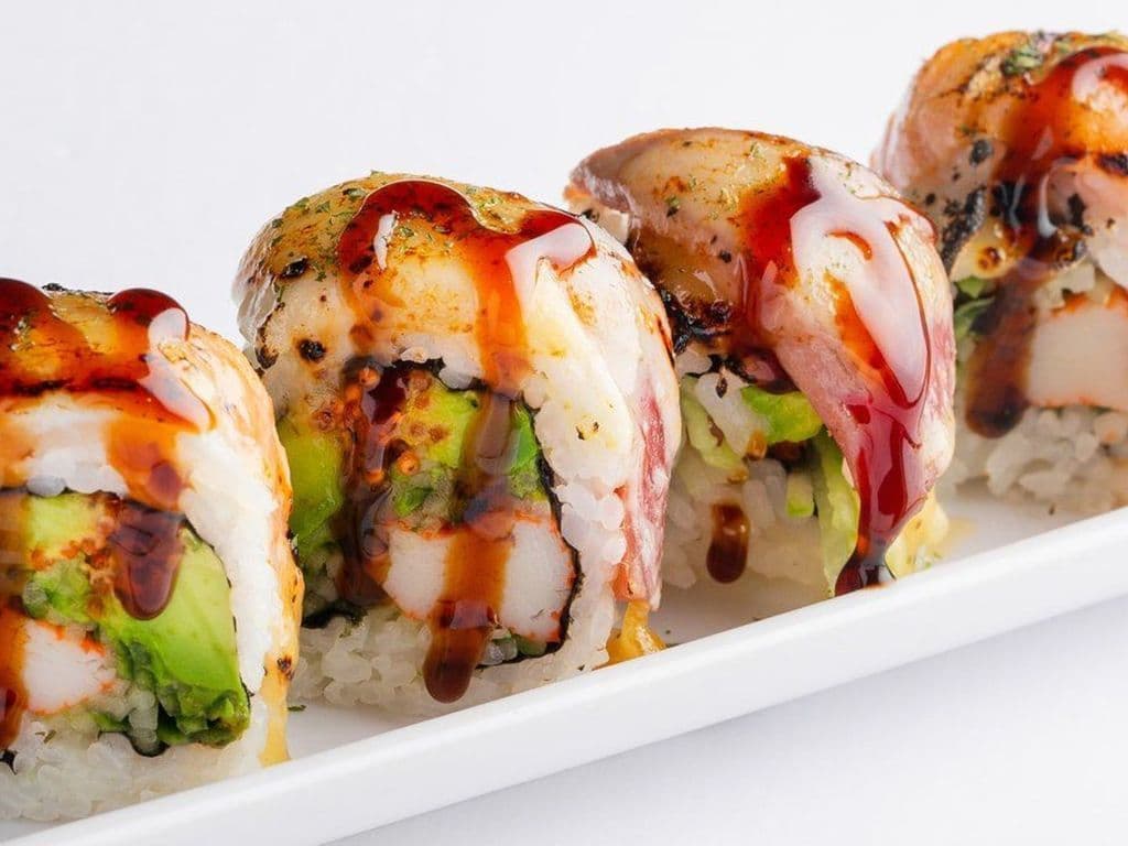 SM14. Torched Rainbow Roll (8 Pcs)