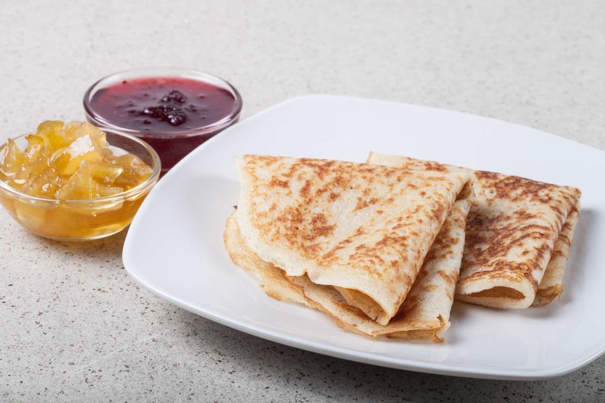 Blini (2 pcs) + 2 Toppings
