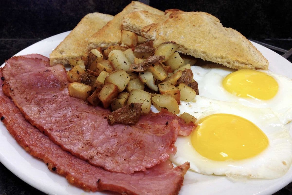 Traditional Breakfast with Toast and Hashbrowns
