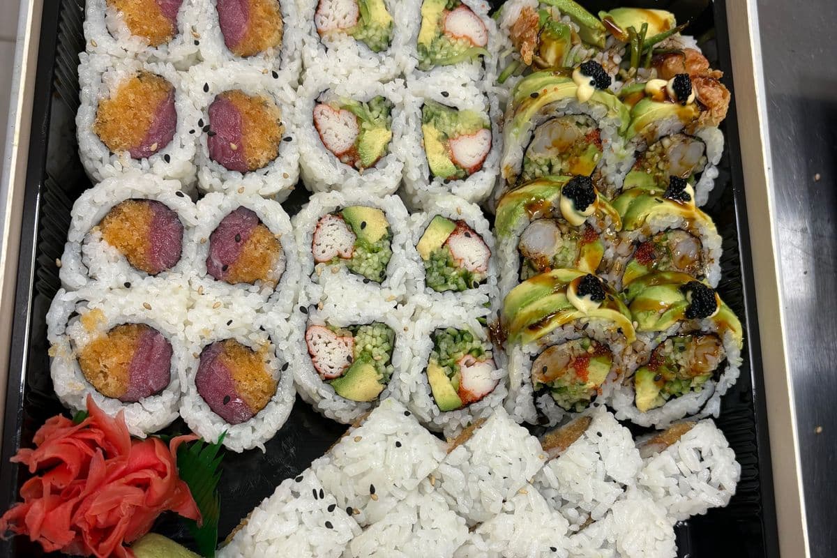Pick Any 4 Rolls (32 pcs)