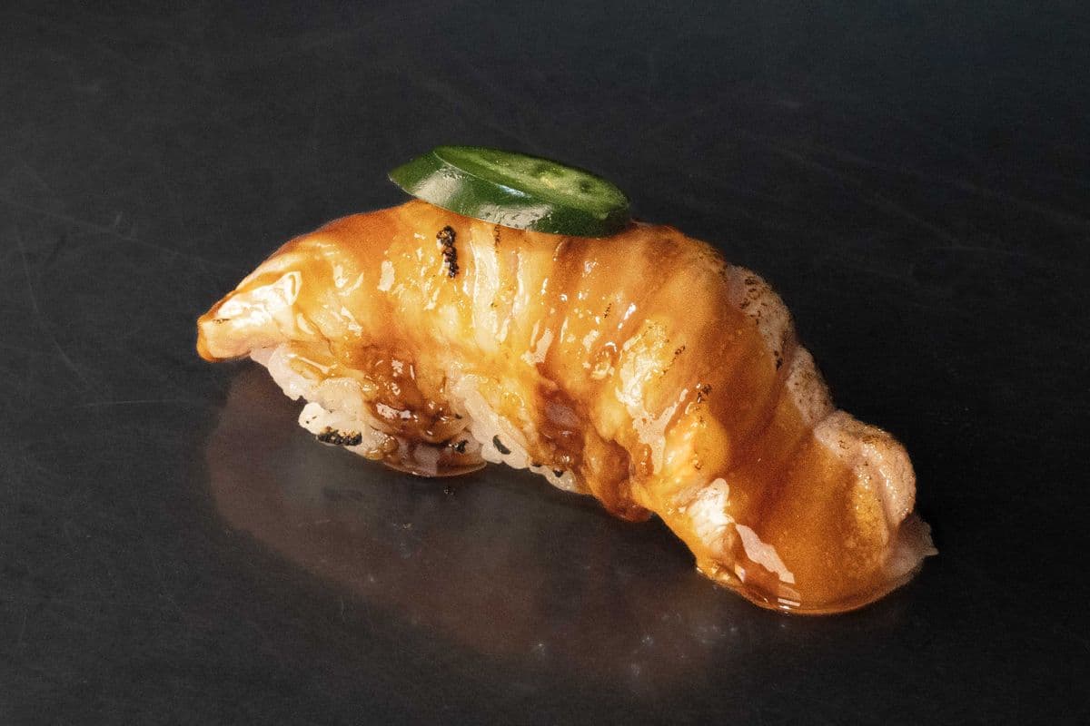 1002. Torched Salmon Sushi (2PCS)