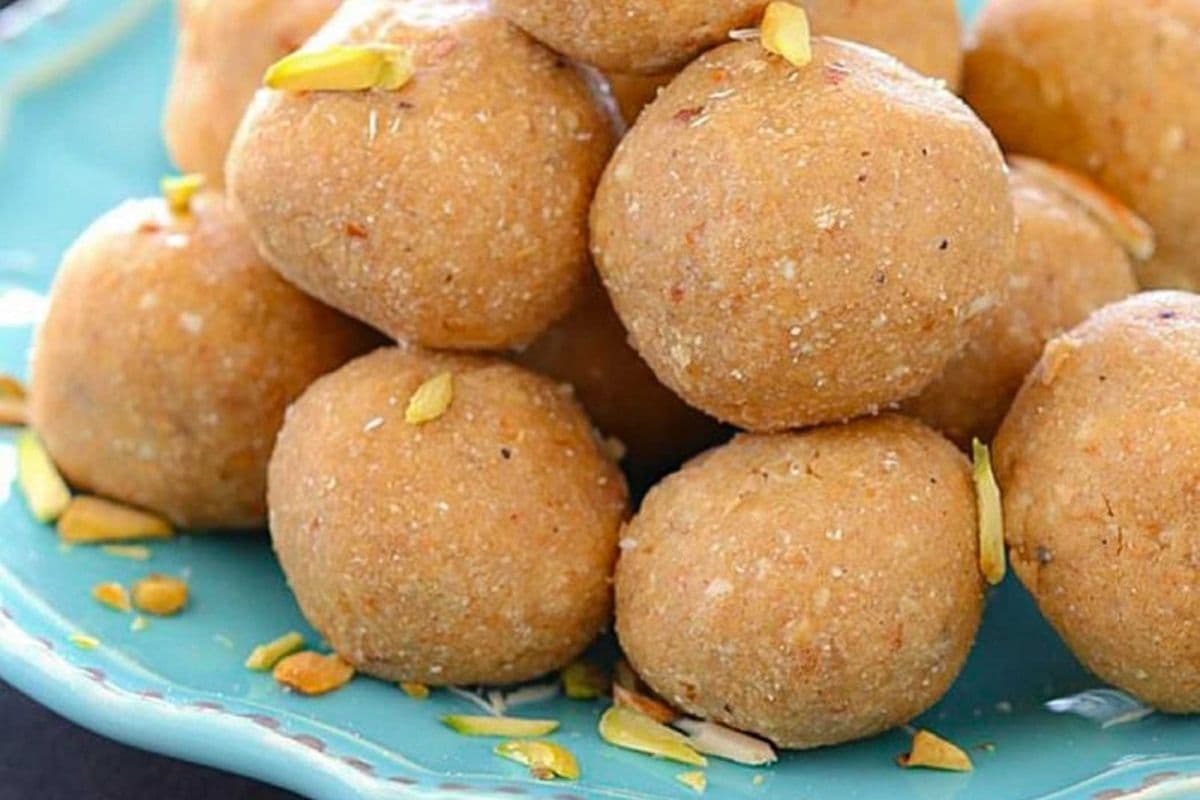 Khoya Pinni