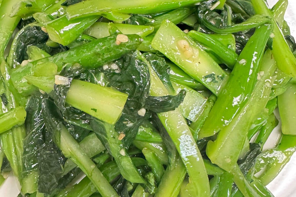 Stir Fried Gai Lan 蒜蓉炒芥兰