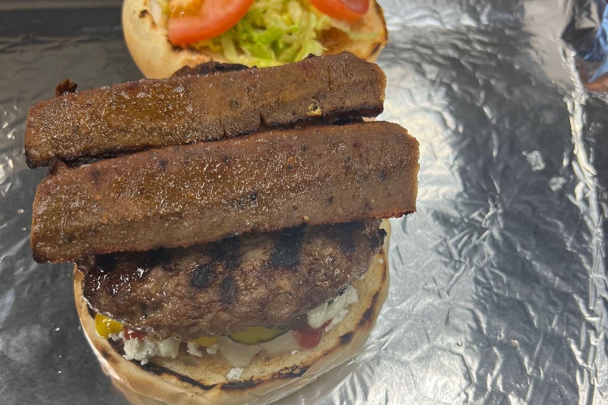 Home Village Burger (7oz)