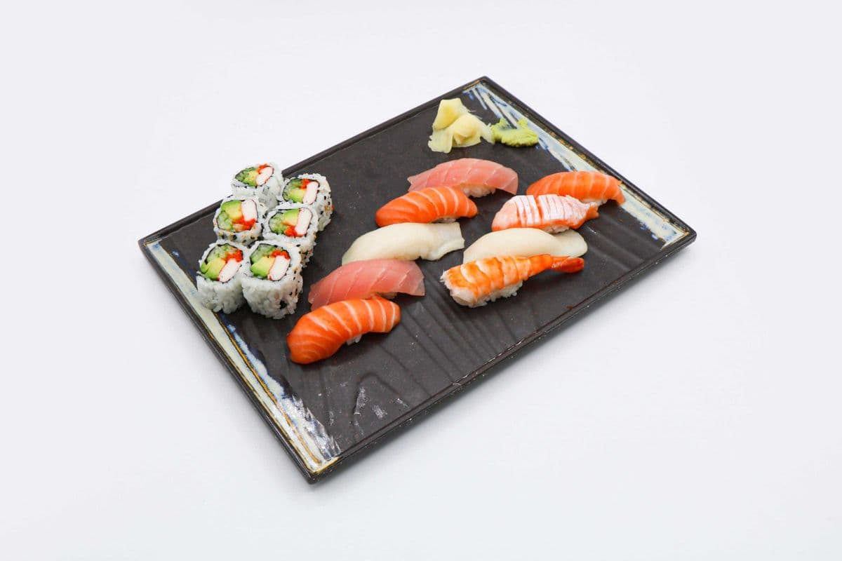 SSD01 9pcs nigiri sushi, 6pcs California roll