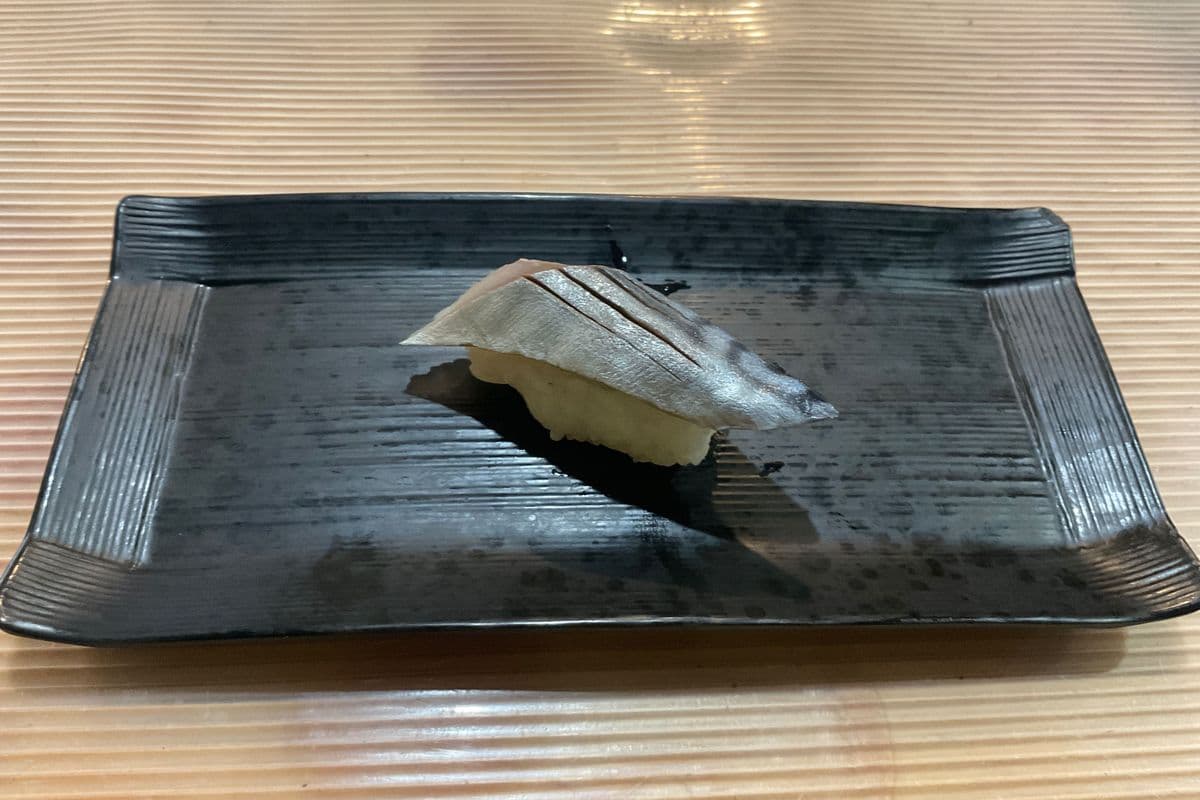 Mackerel Sushi (1 pc)