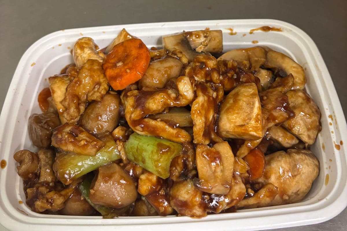 C27. Chicken with 2 Kinds of Mushroom