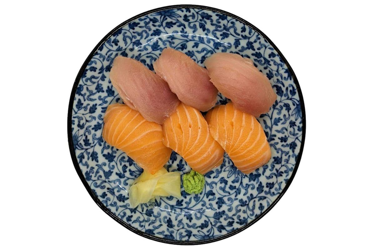 Salmon Nigiri and Tuna Nigiri (6 Pcs)