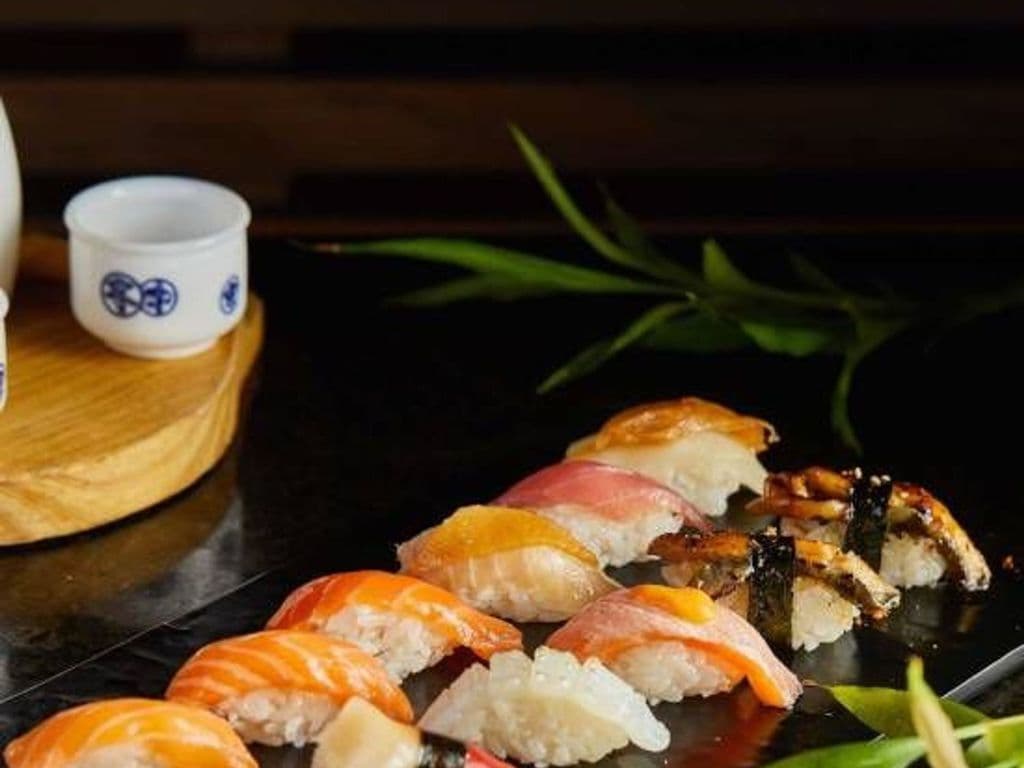 P8. Sushi Nigiri Set