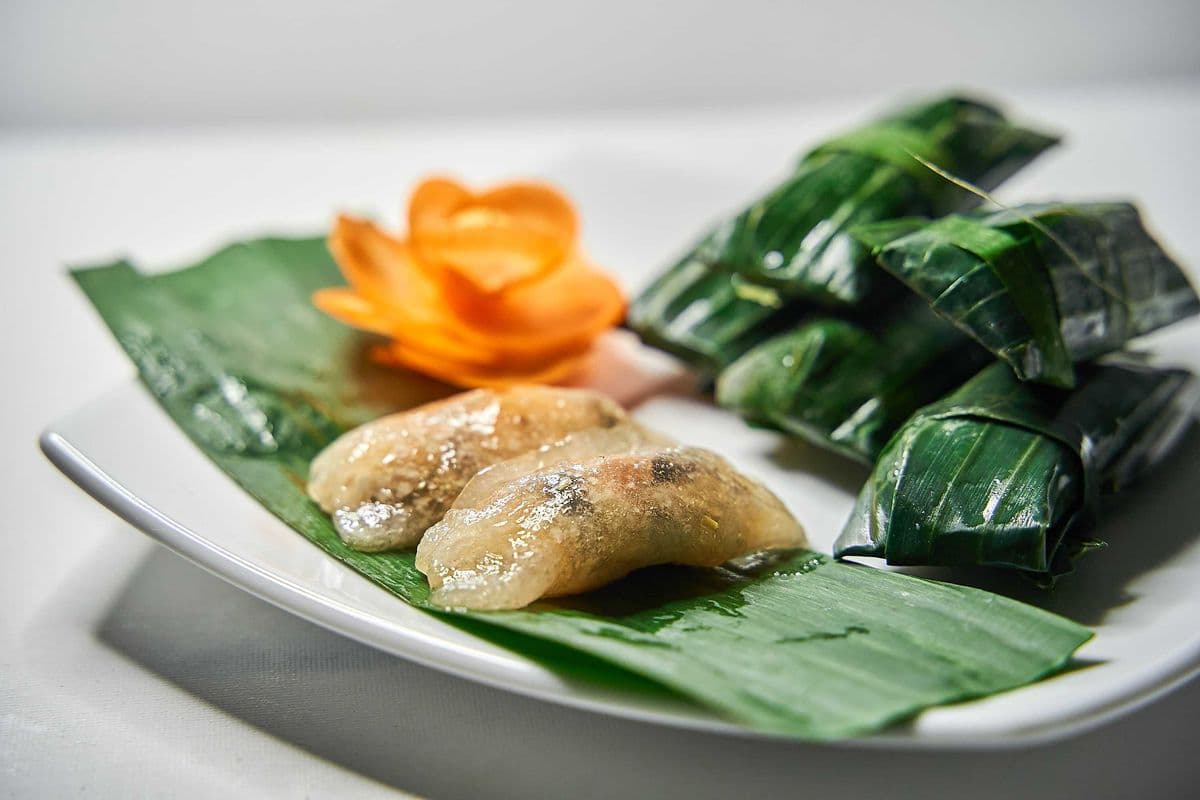 A7. Vietnamese Rice Dumpling Cake (banh bot loc) (10 pieces)