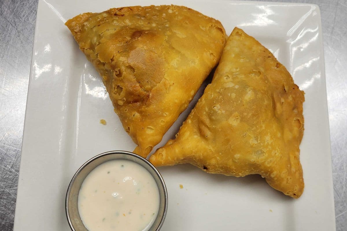 Chicken Samosa (2 pcs)