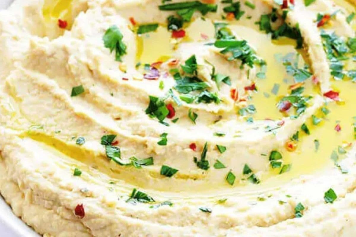 Plain Hummus With Lavash Bread