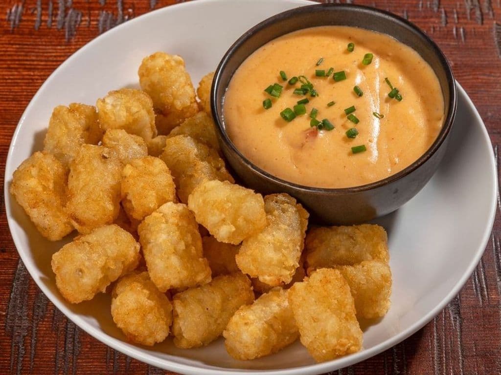 Queso + Tots