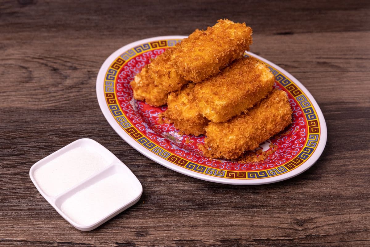 D06. Deep-Fried Milk Custard (脆皮炸鮮奶)
