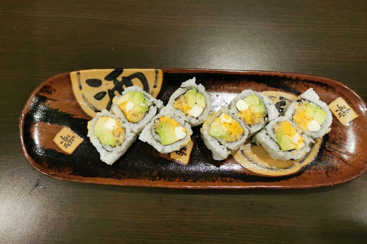 Spicy Avocado Cheese Roll