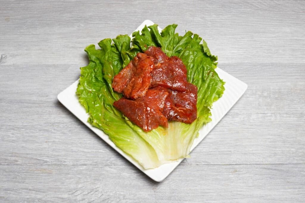 Spicy hand-cut Beef (6 pcs)/ 麻辣手切牛肉