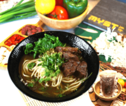 (Frozen)Beef Soup 600g (incl. 1 NDL, Sour Cabbage)  / (凍)覓食牛肉湯 600g (附酸菜,附1份細麵)