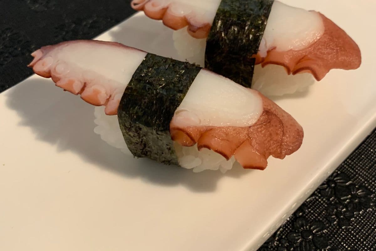 Tako Nigiri (1 pc)