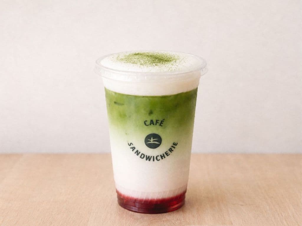 MATCHA GLACÉ-FRAISES 
