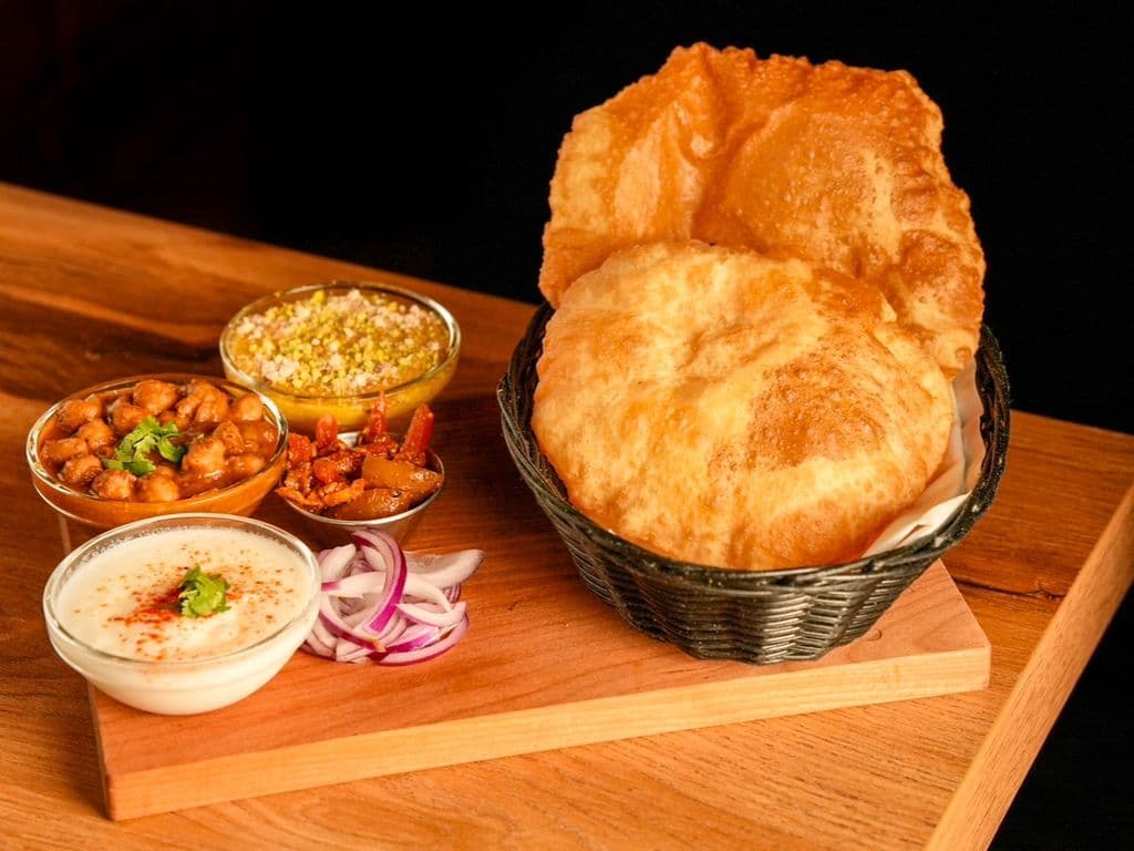 Chole Halwa Poori Plate