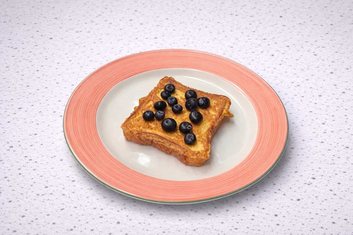 ONE BLUEBERRY FRENCH TOAST