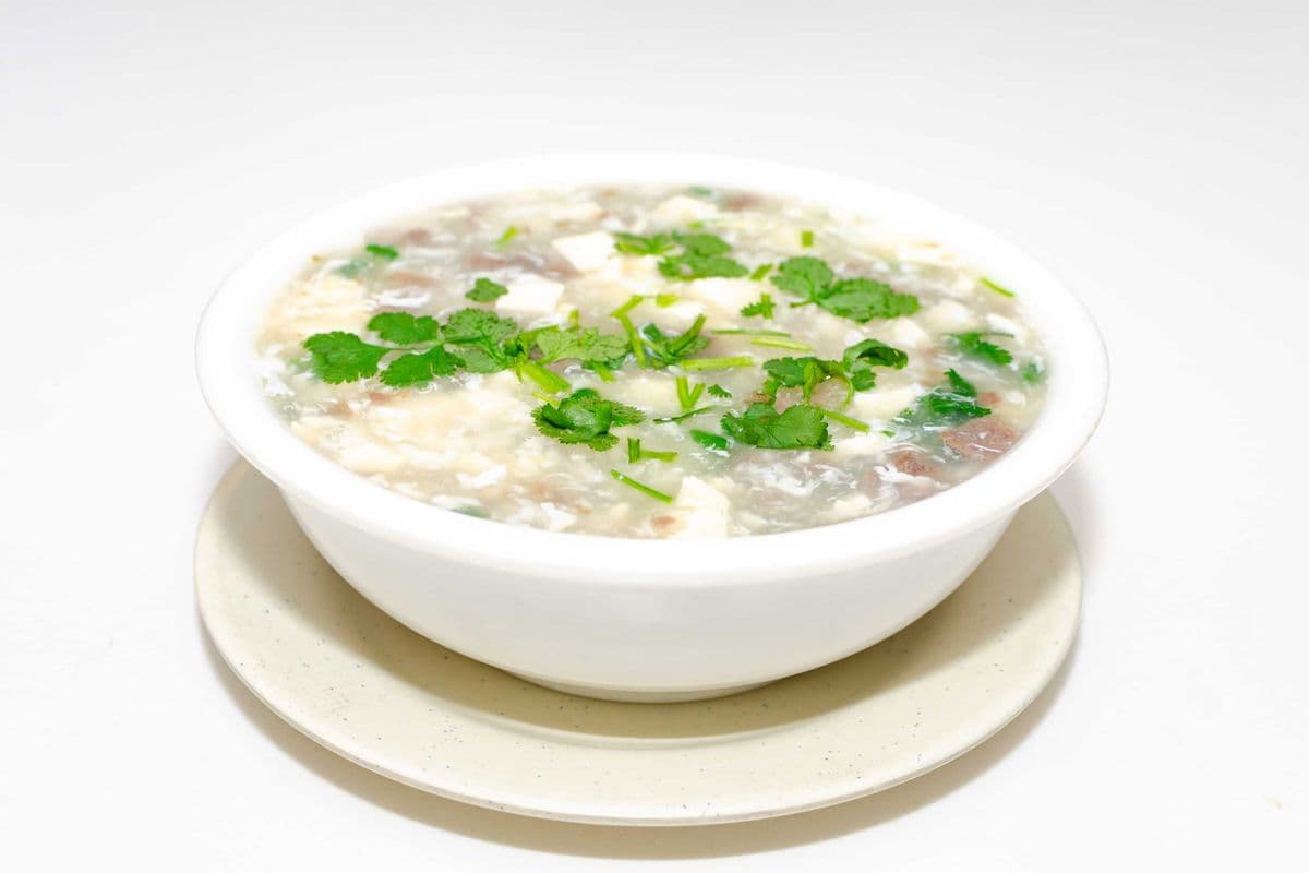 009 Minced Beef Soup with Egg White and Cilantro 西湖牛肉羹