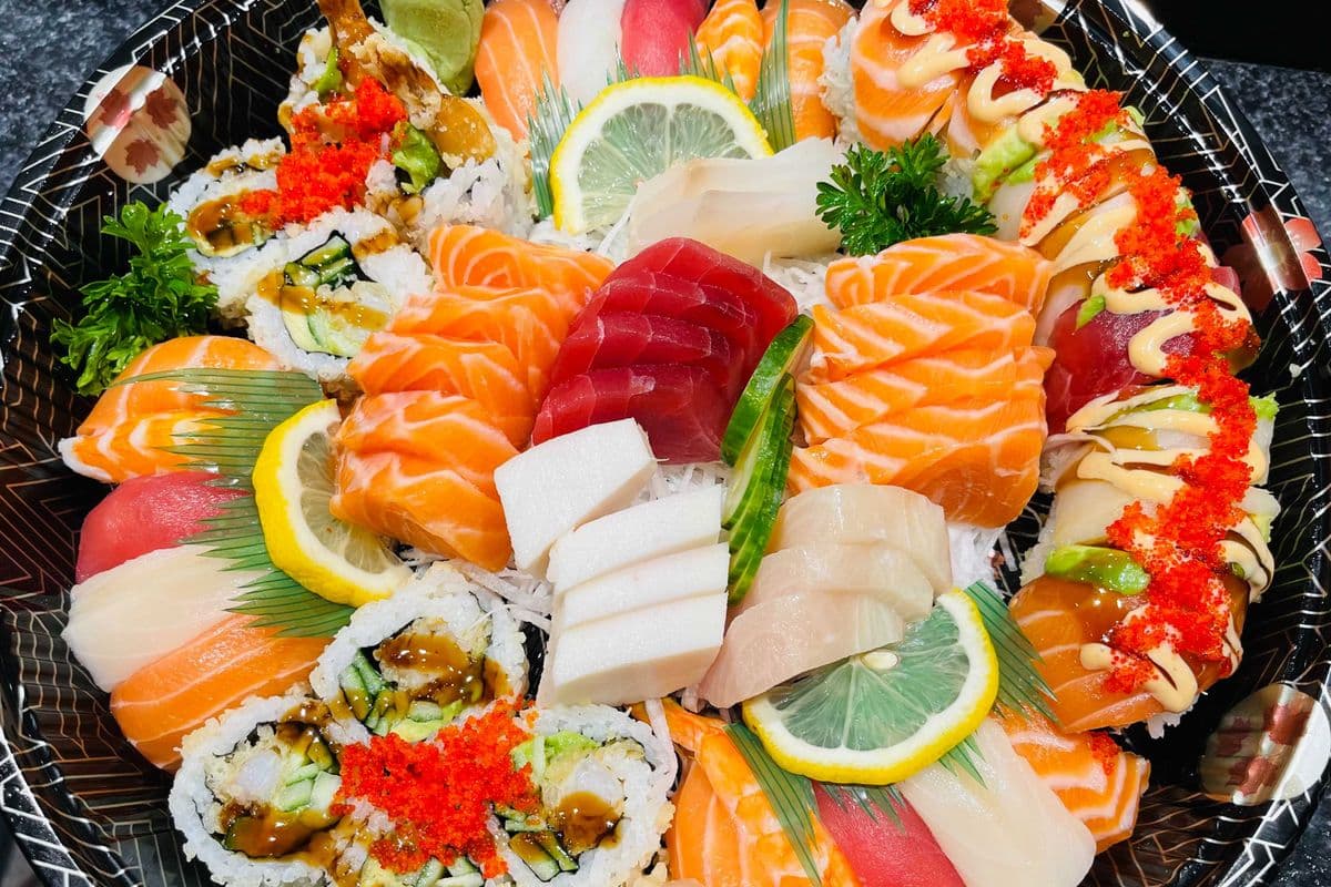 Sushi Sashimi Roll B (51 pcs)