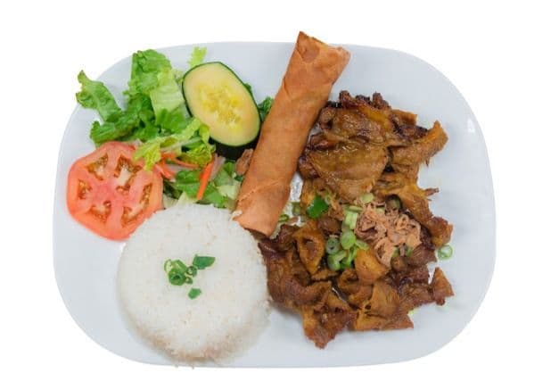 R6. Grilled Pork &Spring Roll Rice-用香茅同春卷醃製嘅燒豬肉-Cơm Thịt Nướng Chả Giò