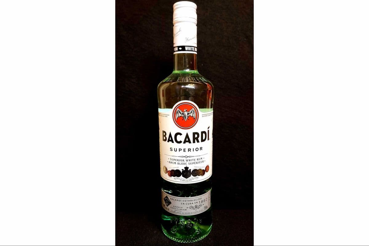 Bacardi White (750 ml) (1 x 750ml)