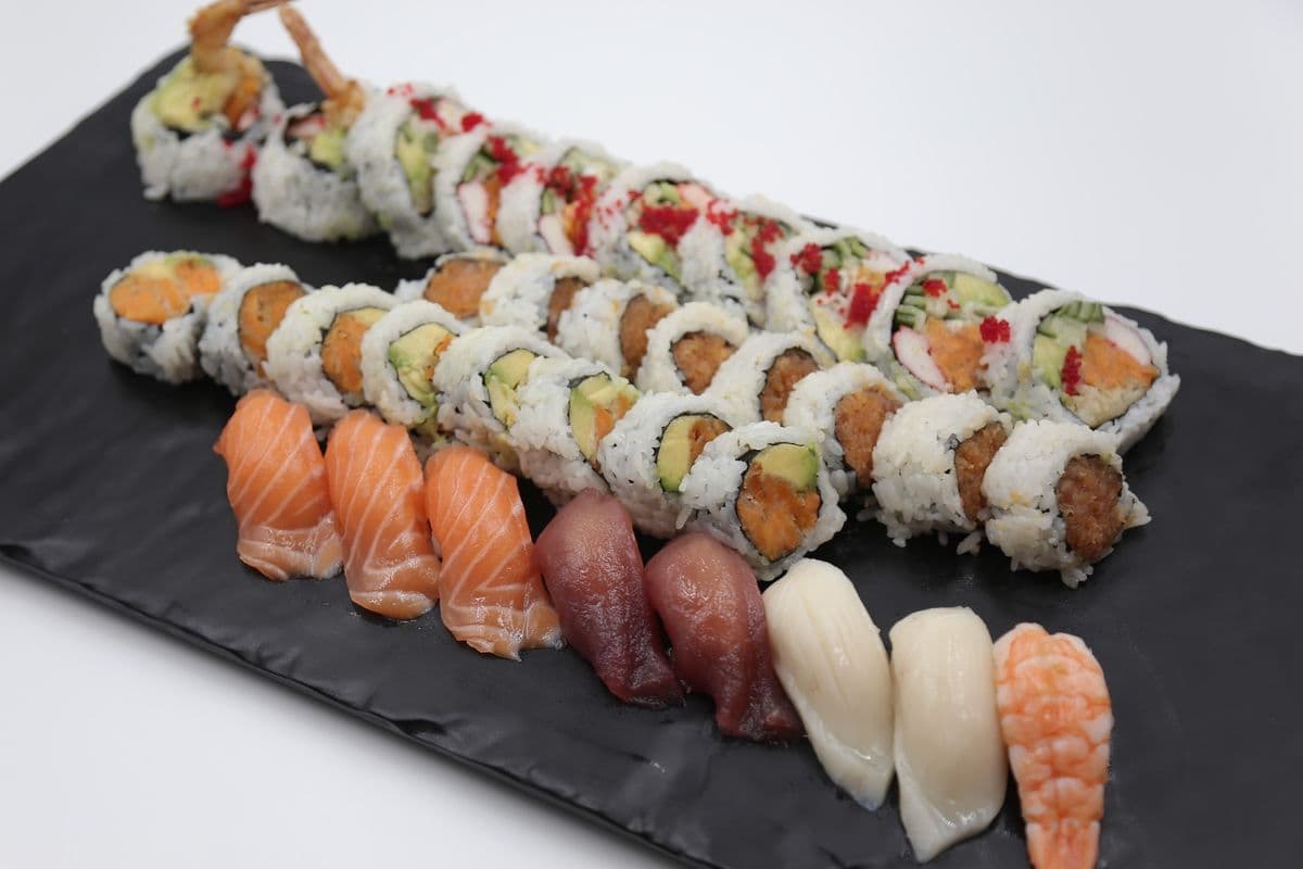 Sushi and Roll Platter A (34 pcs)