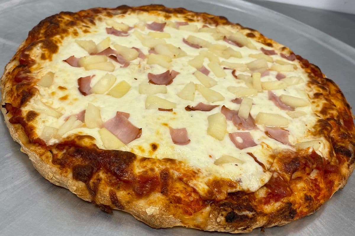 7. 13" Medium Ham, Pineapple, Tomato Sauce, and Cheese Pizza