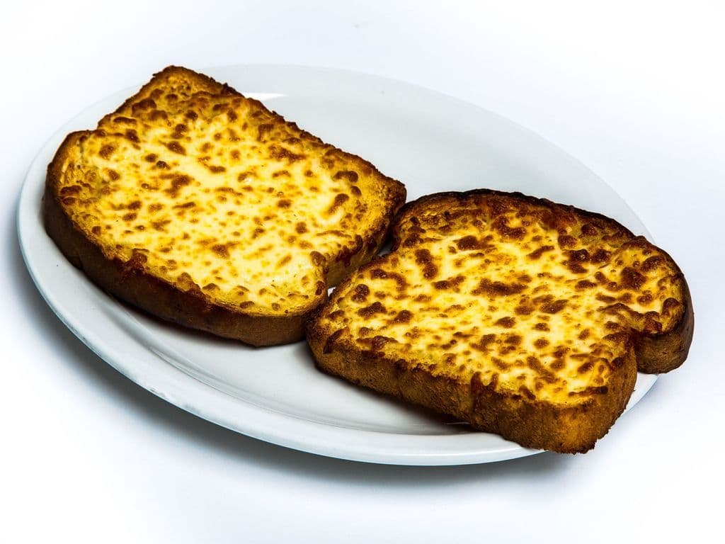 Pain à l'ail gratiné
