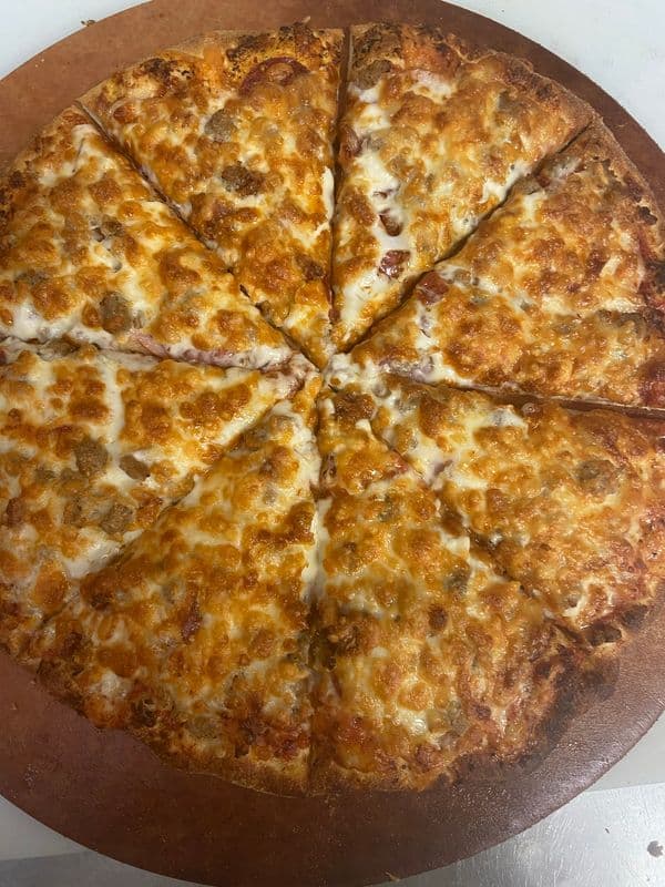 🥩 Meat Lover’s Favourite All Meat Pizza