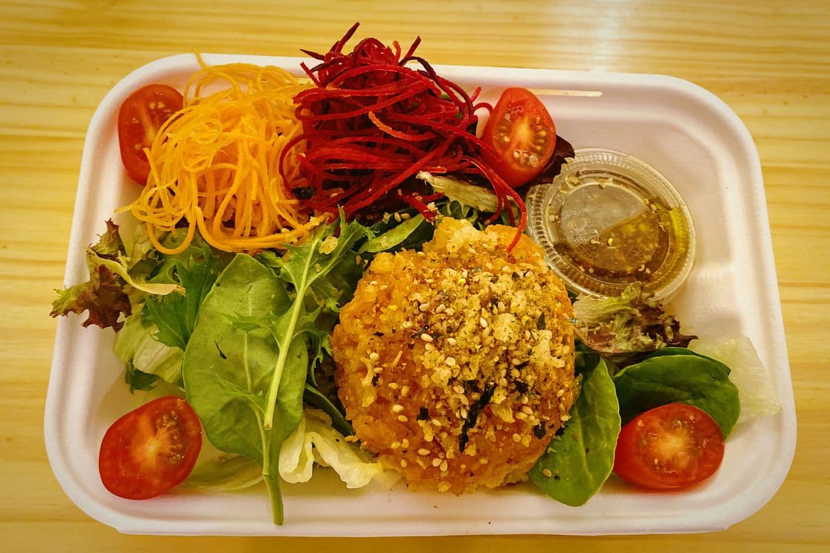 Crunch Spicy Salmon Salad