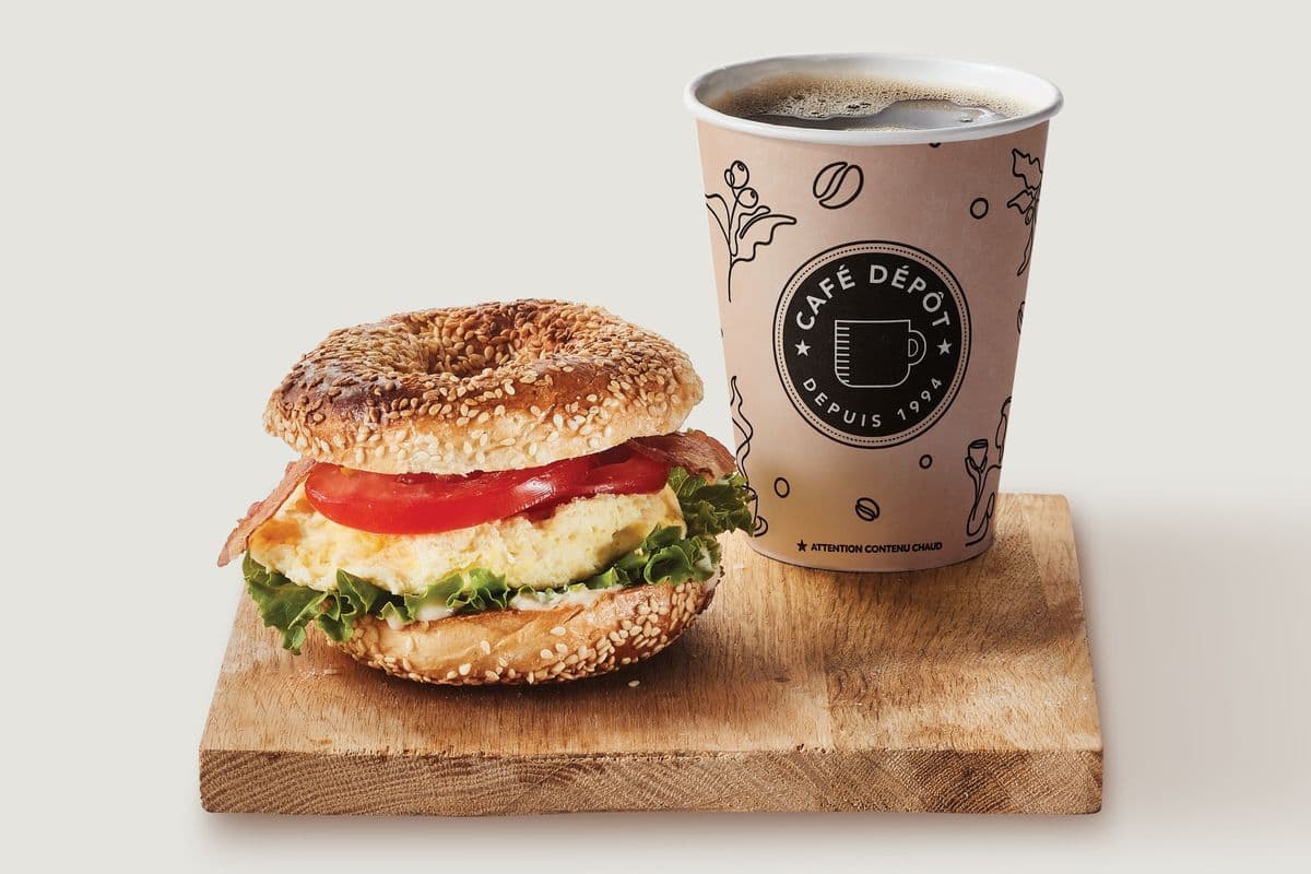 Combo sandwich B.L.T. avec oeuf / B.L.T. with Egg Sandwich Combo
