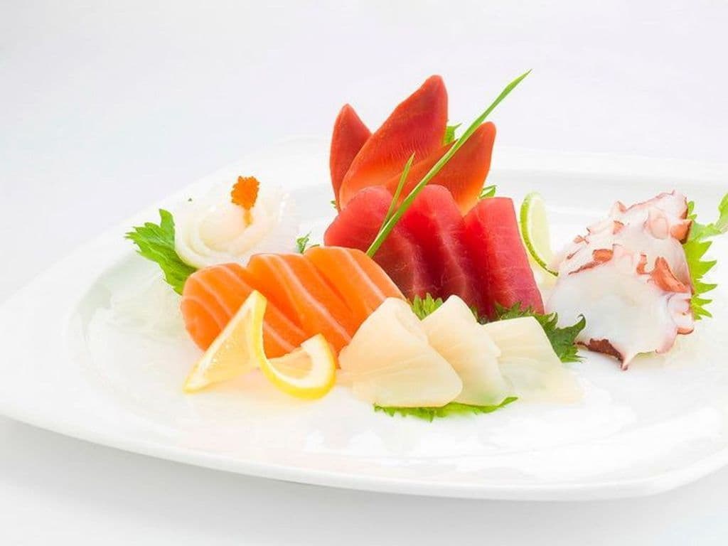 Ruby Sashimi (12 pcs)