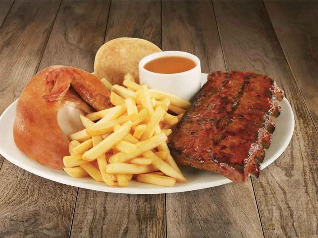 Demi-côtes levées de porc et poitrine / Half Rack of Pork Ribs and Chicken Breast