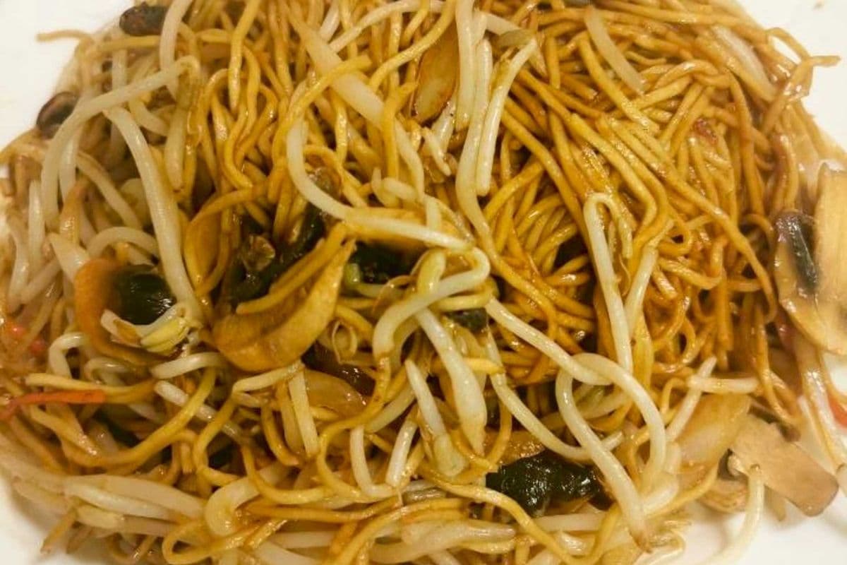 Mushroom Chow Mein