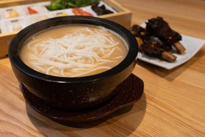 Beef ribs flavor Rice Noodle  / 牛骨清汤米线